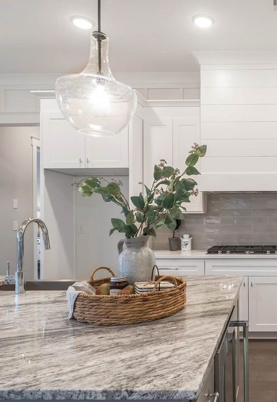 Showing the countertops when remodelling the kitchen