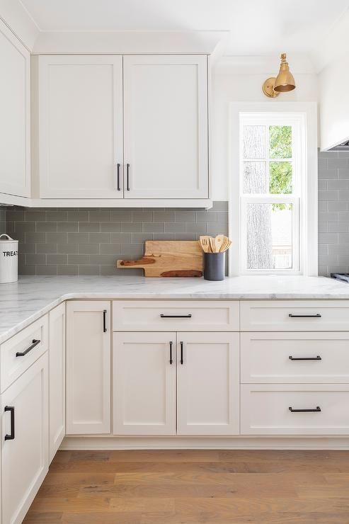 Transitional kitchen style