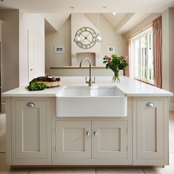 farmhouse sink