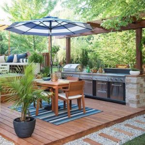outdoor kitchen