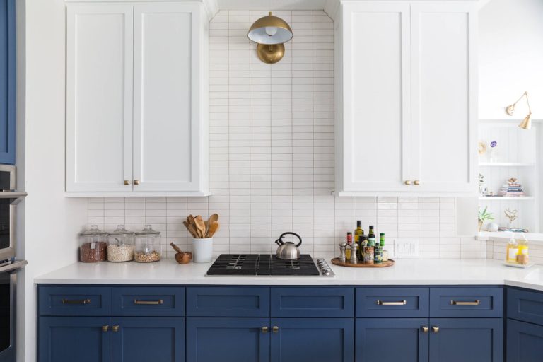 Two tone kitchen cabinets